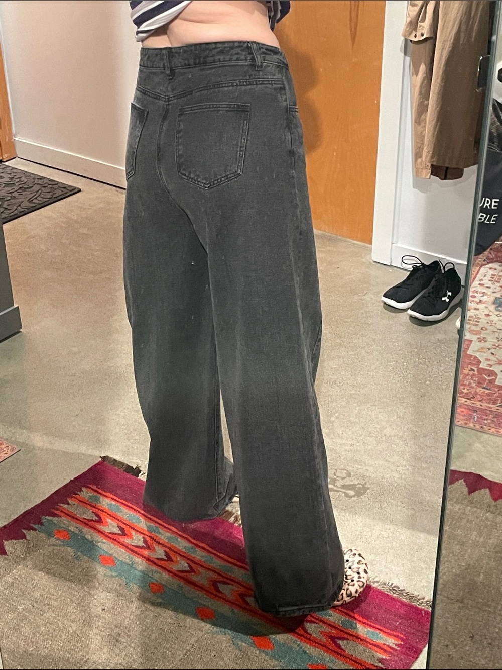 Baggie faded black wide leg jeans